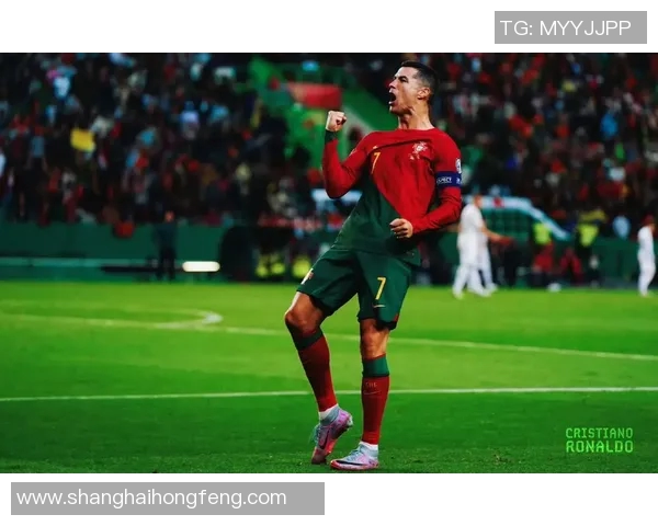 C罗足球壁纸精选欣赏让你感受球场激情与传奇魅力