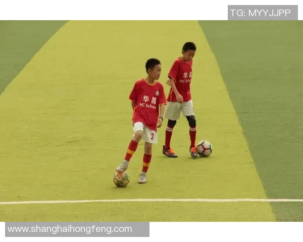 丰富多彩的足球校徽图片大全探索与欣赏让你领略各大球队的独特魅力与文化 丰富多彩的足球校徽图片大全探索与欣赏让你领略各大球队的独特魅力与文化